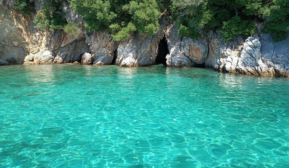 Private Cruise Corfu at Northeast Beaches, Caves & Vidos Island