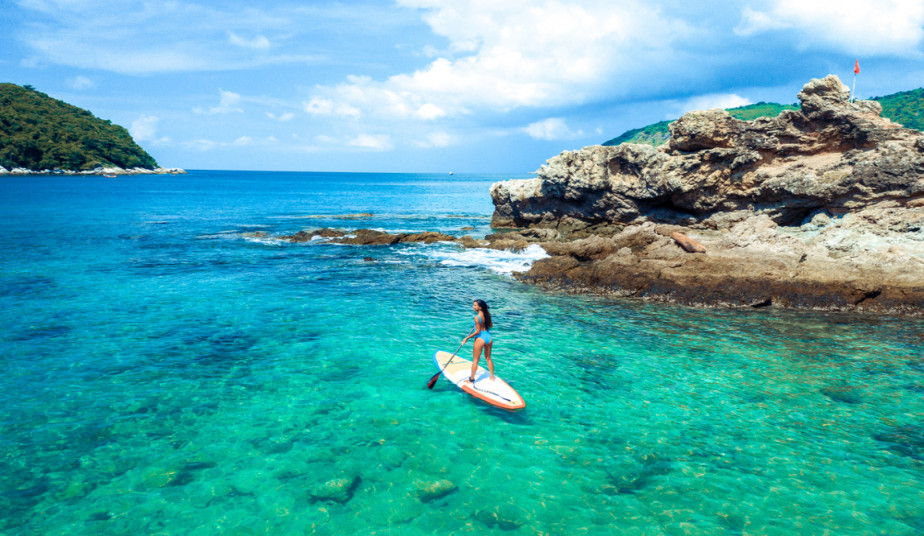 Explore Kea & Kythnos Islands on a Private Day Cruise from Athens