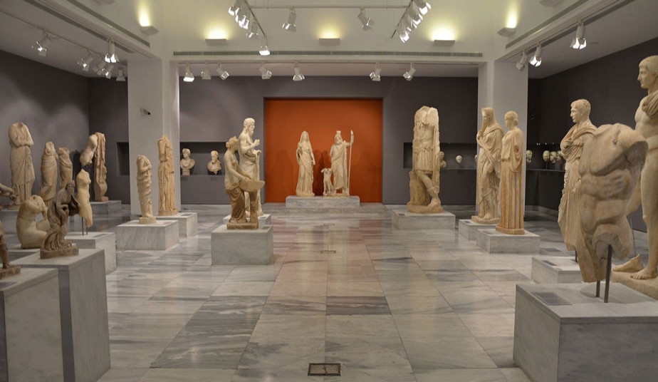 Private Tour at the Palace of Knossos and Archaeological Museum in Crete