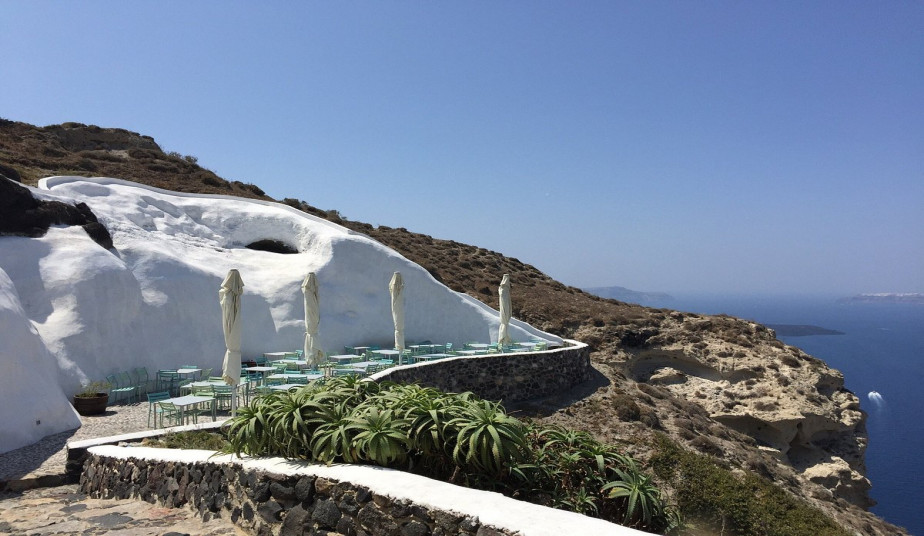Private Santorini Tour: Pyrgos, Oia, Thira & Wine Tasting with Panoramic Views