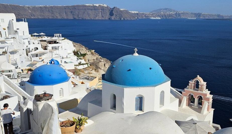 Private Shore Excursion Santorini, 3 Bells, Oia, Megalochori & Beach Time