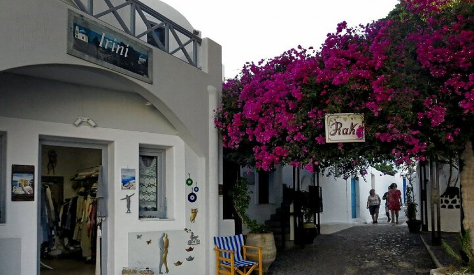 Private Shore Excursion Santorini, 3 Bells, Oia, Megalochori & Beach Time