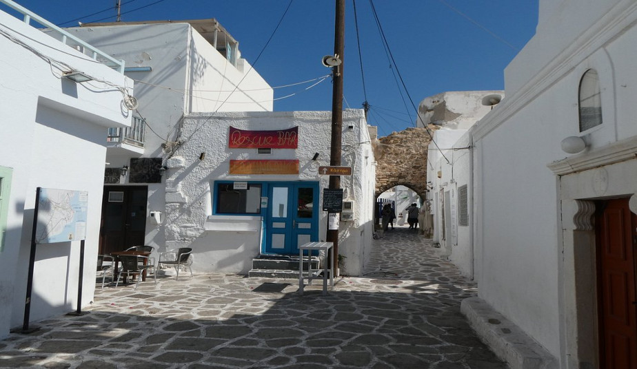 Paros & Antiparos Private Tour: Lefkes, Naousa, Cave  with Pie & Coffee Tasting