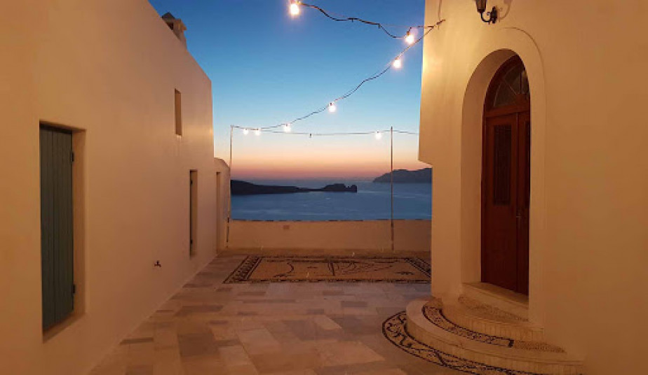 Private Shore Excursion 4-Hour Tour in Milos of Top Island Highlights