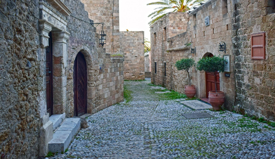 Medieval Rhodes Old Town Walking Tour to the most Highlights