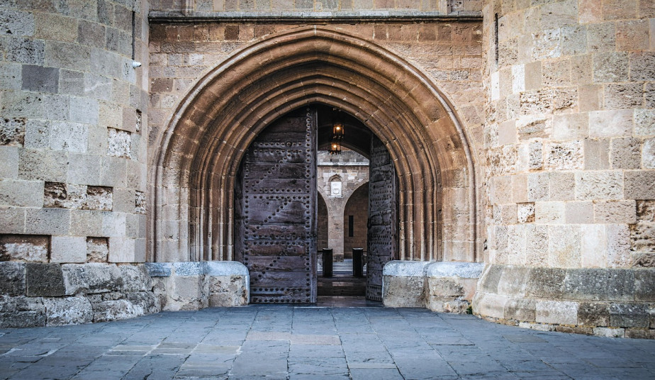 Medieval Rhodes Old Town Walking Tour to the most Highlights