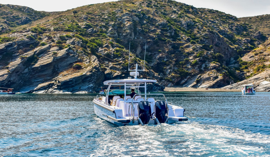 Private Sea Transfers from Athens – Kea, Hydra, Mykonos & Other Islands