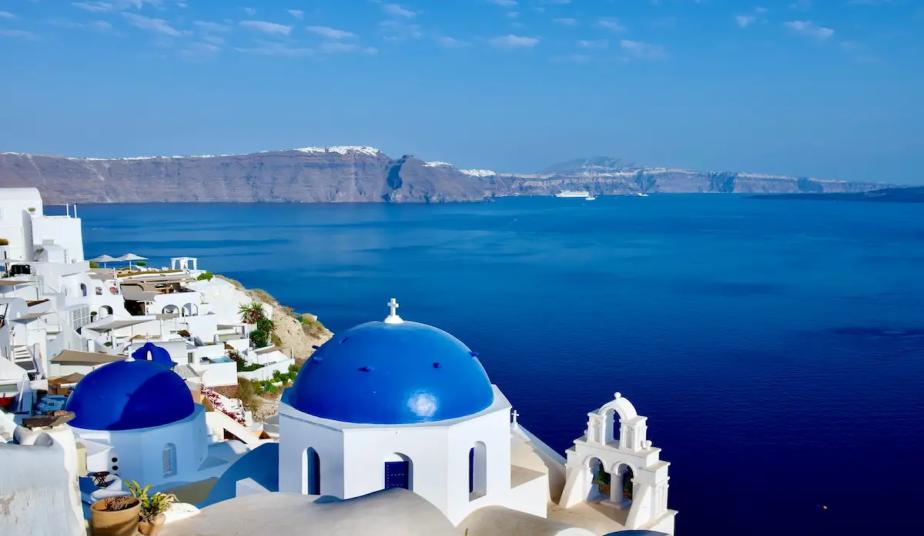 Santorini Private Shore Excursion: Oia Village, Wine Tasting & Caldera Views