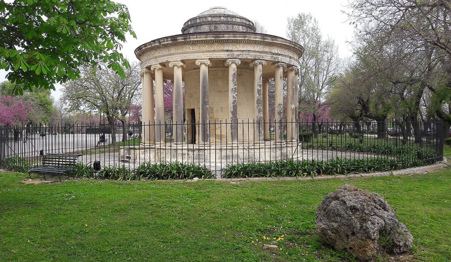 Private Corfu Tour to Explore Achilleion, Kanoni & Historic Old Town