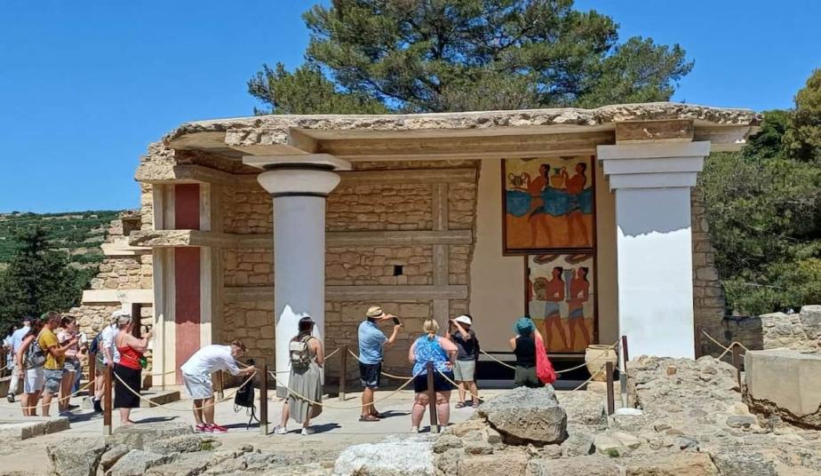 Private Knossos Palace & Heraklion Archaeological Museum Shore Excursion