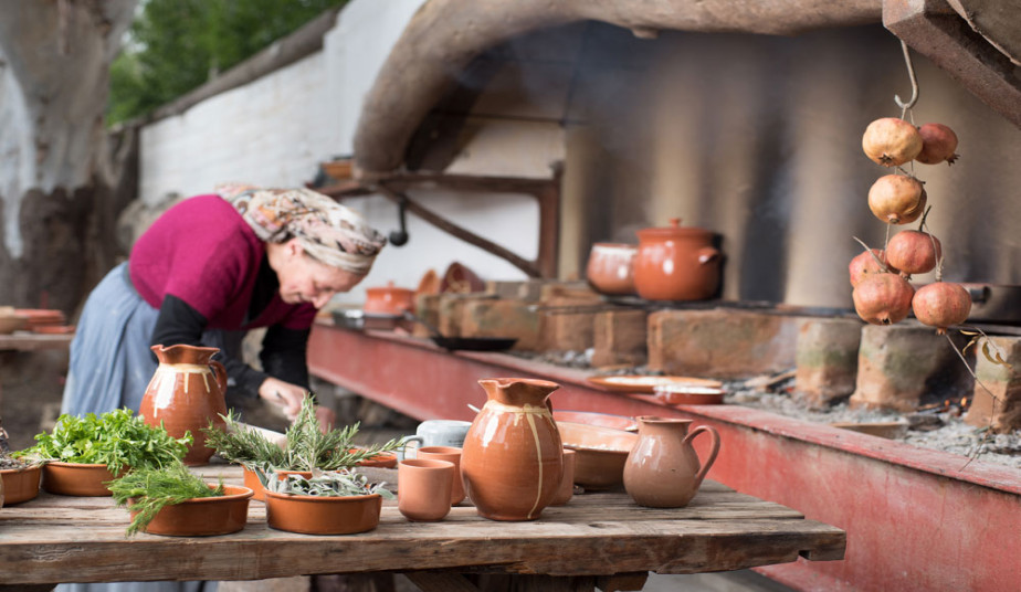 Minoan Day Experience in Crete,  Live Performance & Cretan Kerasma Treat