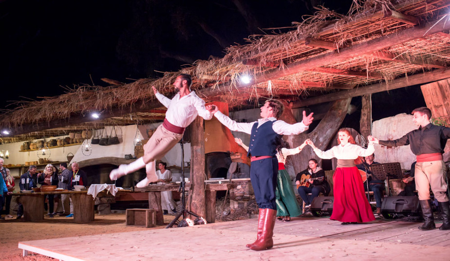 Minoan Day Experience in Crete,  Live Performance & Cretan Kerasma Treat