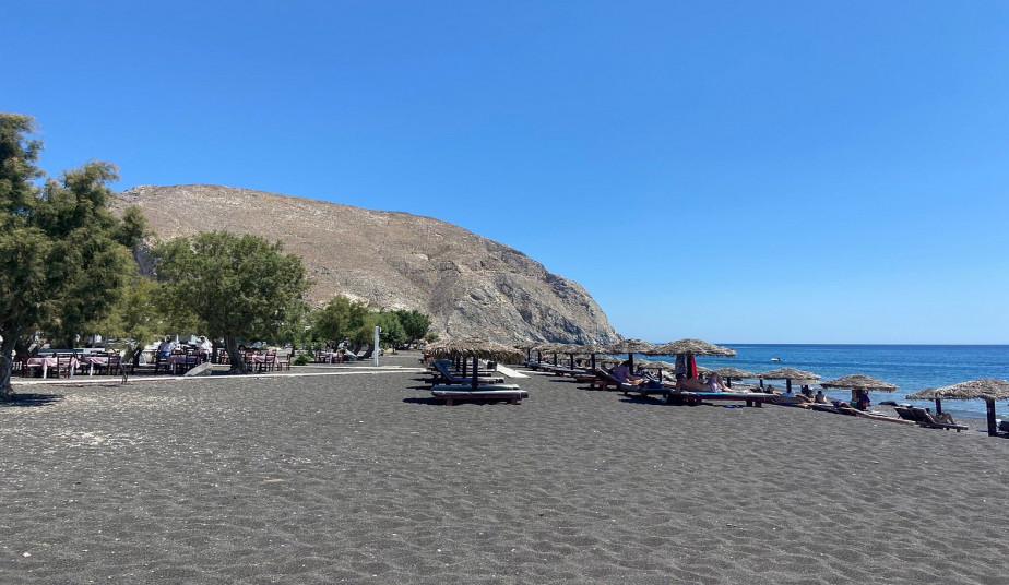 Santorini Private Beach Tour: Perissa, Perivolos & Fira Stop