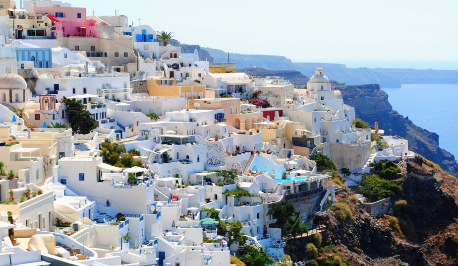 Santorini Private Beach Tour: Perissa, Perivolos & Fira Stop
