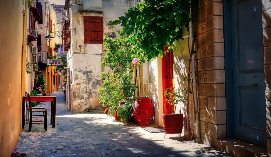 Chania: Old Town Walking Tour with Local Guide to Explore the bet of Chania