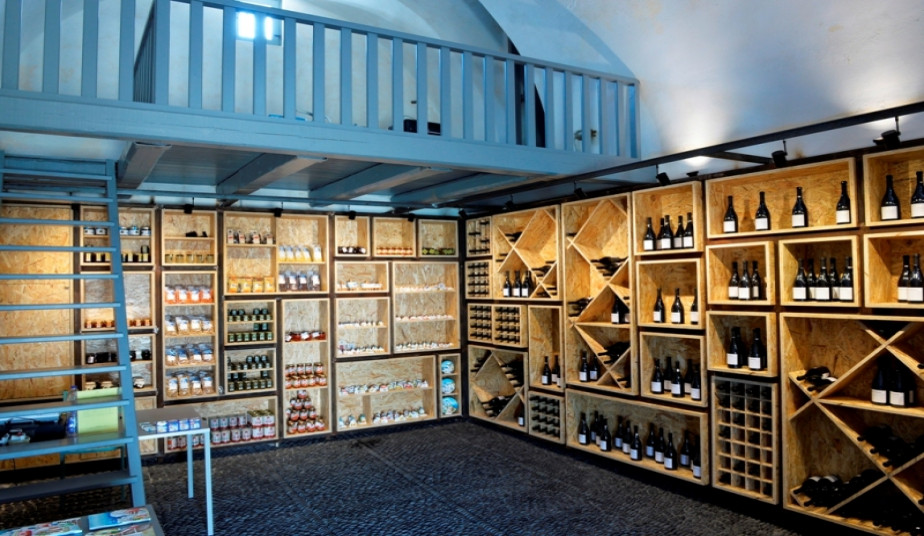 Santorini Wine Tour: Taste Local Wines, Enjoy Wine Tastings & Caldera Views