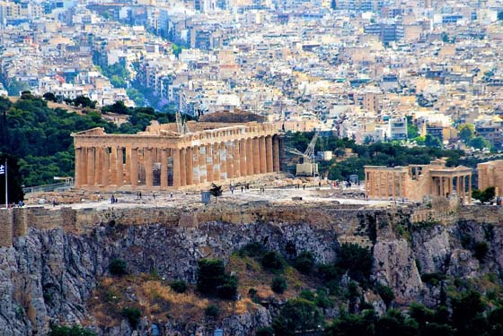 How long does it take to tour the Acropolis in Athens?