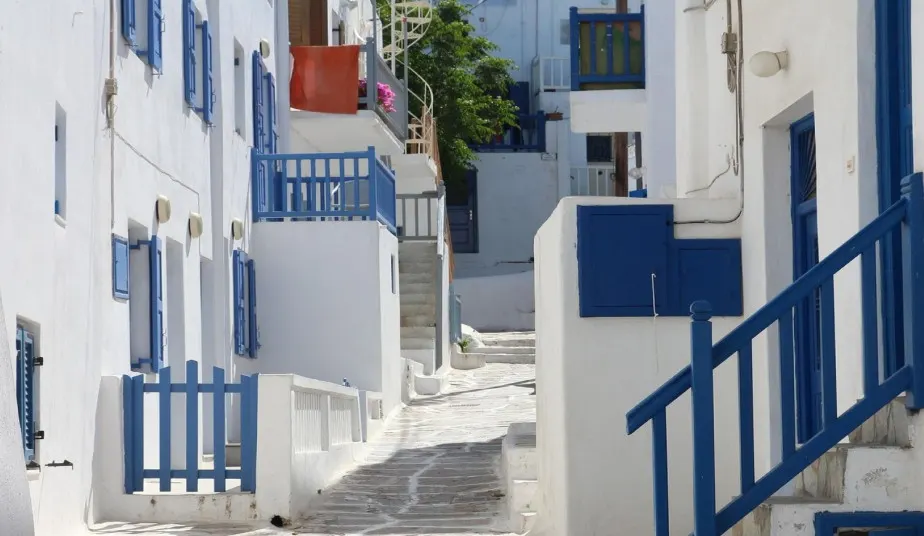 Walking Food Tour with "Greek Freddo" ​at Little Venice