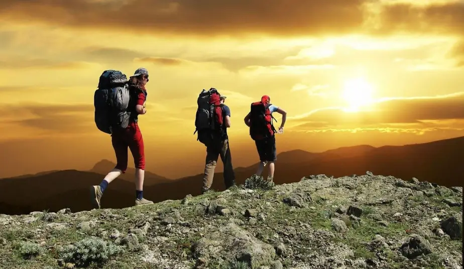 Private Caldera Hiking Tour: Fira to Oia